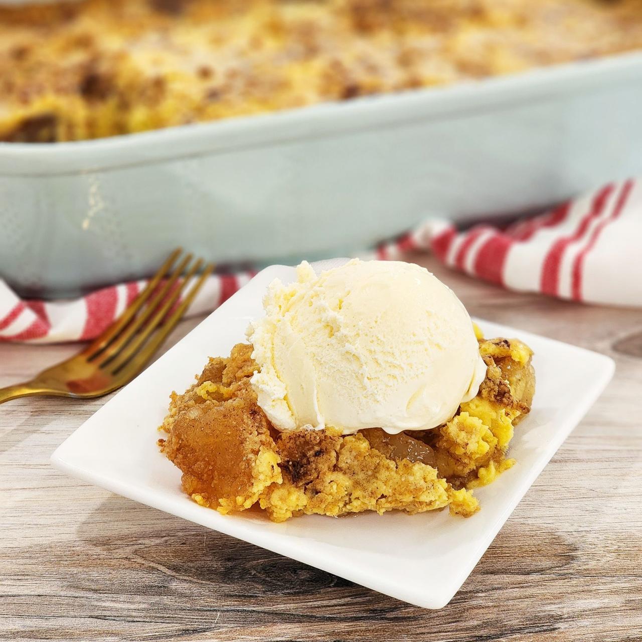 Cranberry apple dump cake