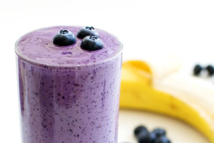 Blueberry banana oatmeal smoothie