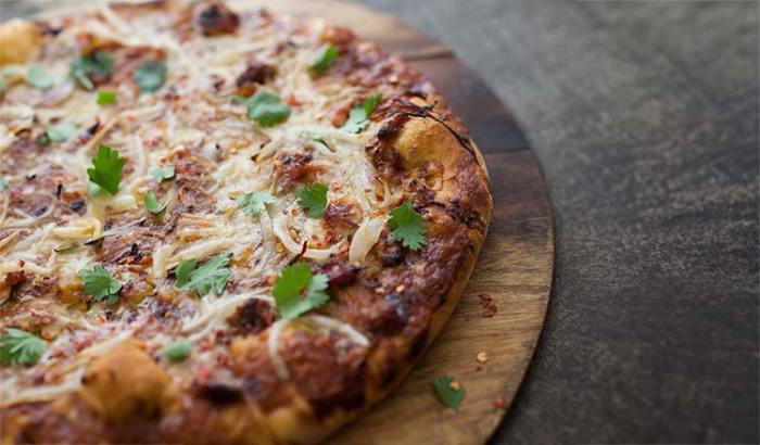 Bbq pulled pork pizza