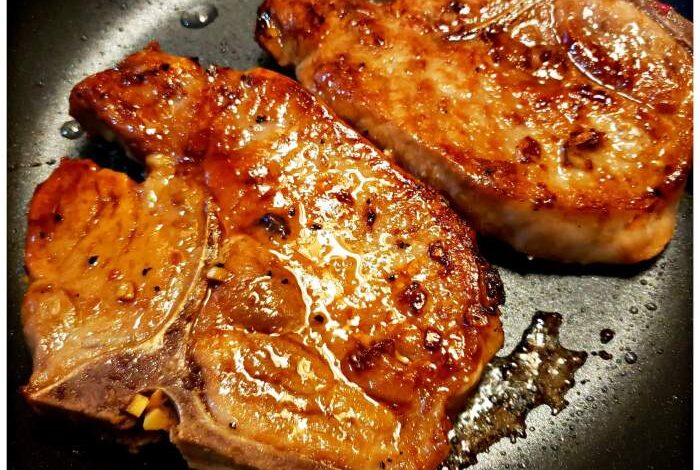 Sticky garlic pork chops