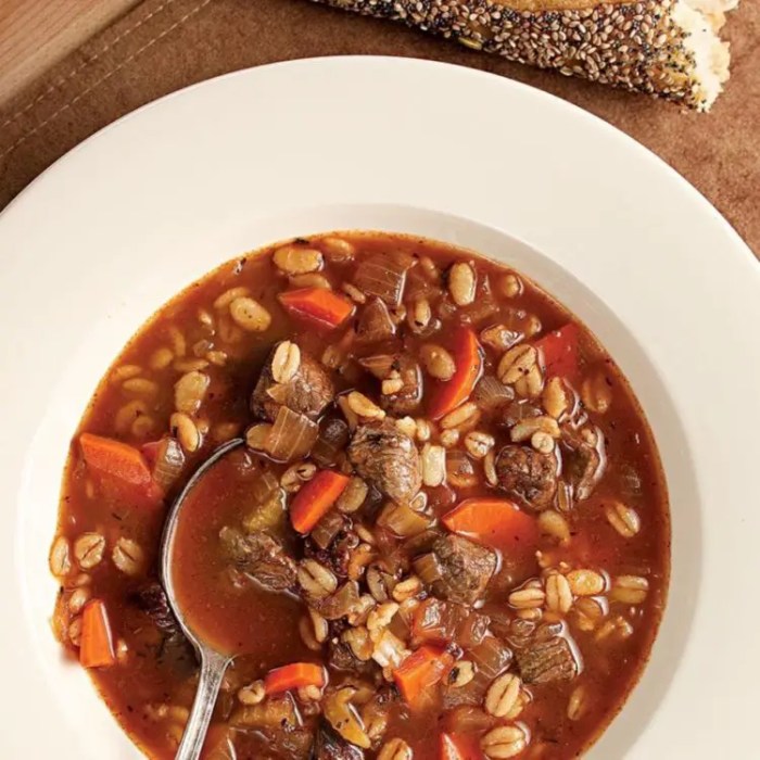 Slow cooker beef barley soup