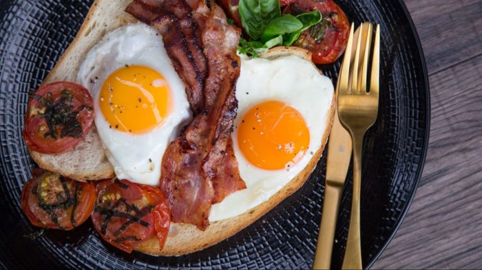 Bacon and egg breakfast tarts