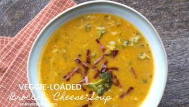 Cheesy broccoli and vegetable soup