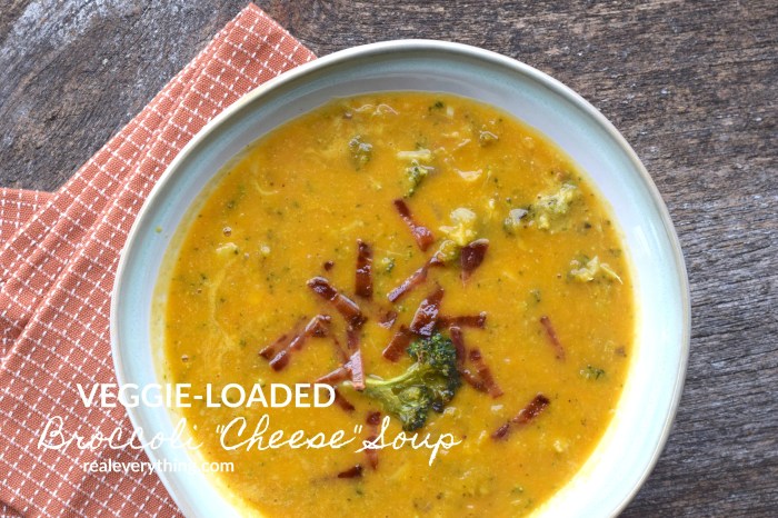 Cheesy broccoli and vegetable soup