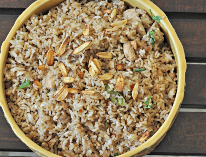 Garlic chicken fried brown rice