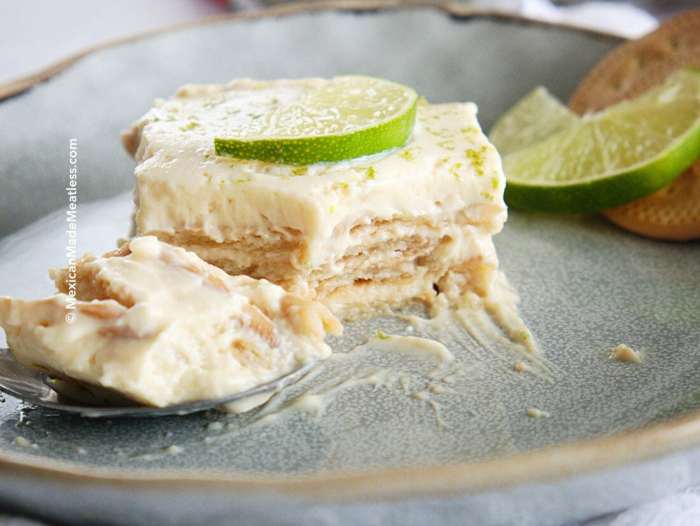 Carlota de limon mexican lemon icebox cake