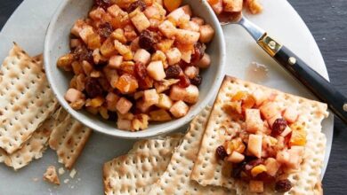 Charoset passover seder pyramid resembles mixture nuts mortar apples