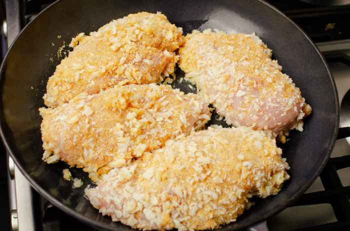 Smoked mozzarella skillet chicken