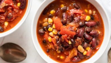 Hearty vegan slow cooker chili