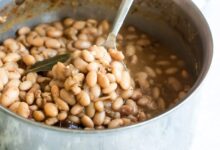 Mammaks pinto beans with ground beef