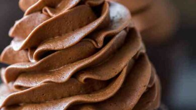 Buttermilk chocolate buttercream frosting