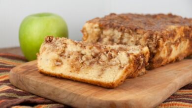 Quick apple pie bread