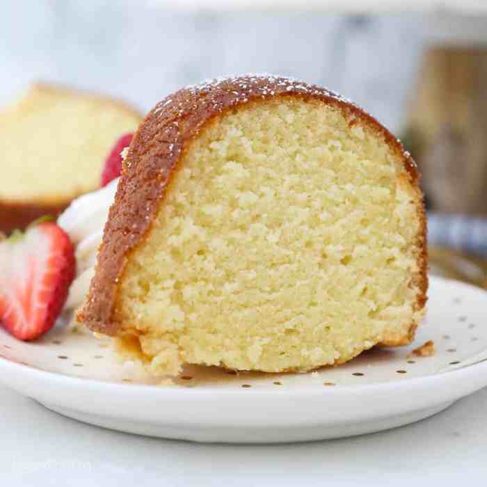 Old fashioned pound cake with raspberry sauce