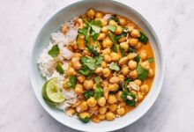 Clean eating coconut chickpea curry