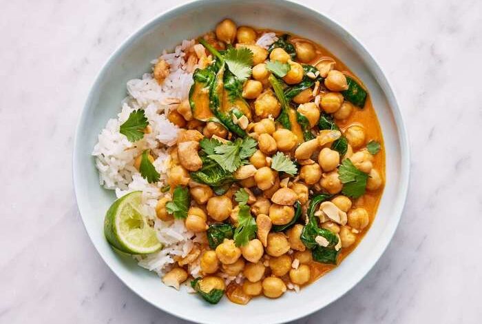 Clean eating coconut chickpea curry