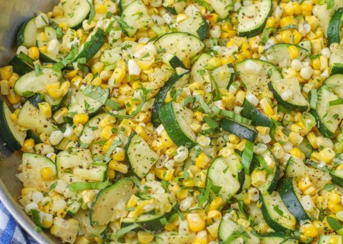 Calabacitas con elote zucchini with corn