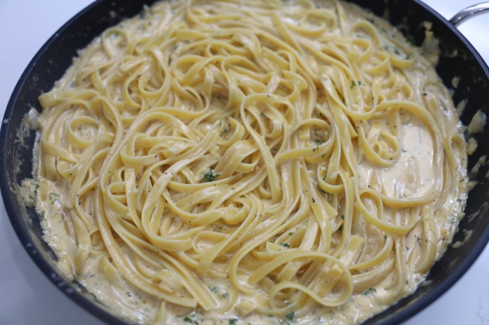 Creamy lemon chicken pasta