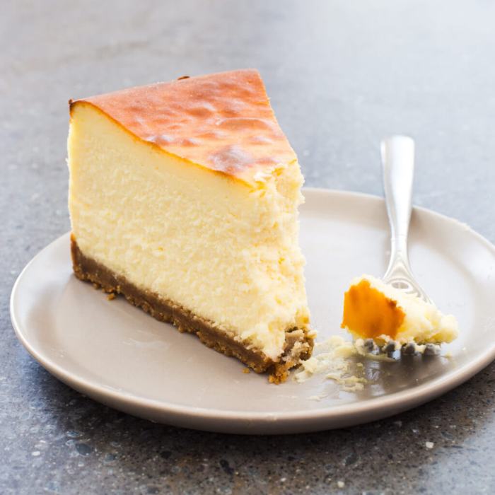 Classic new york style cheesecake