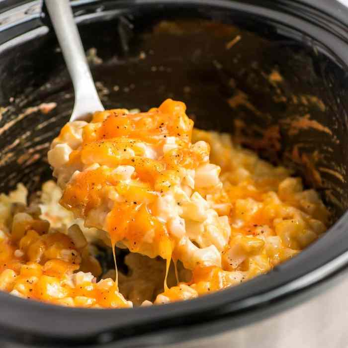 Slow cooker cheesy potatoes