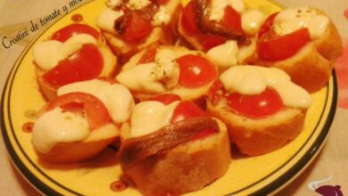 Tomato crostini mozzarella myeclecticbites