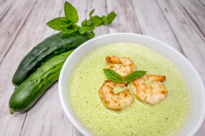 Cucumber gazpacho with mint paste