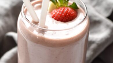 Strawberry banana peanut butter smoothie