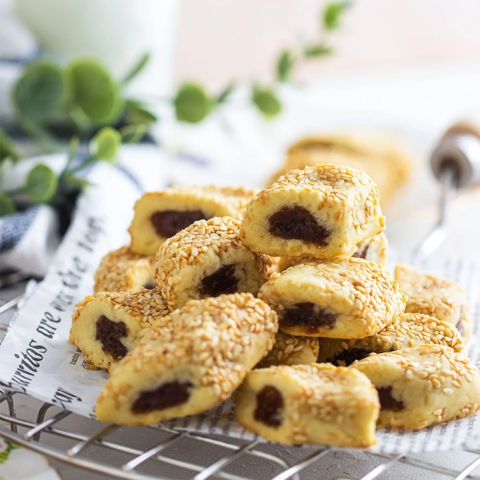 Maamoul lebanese date cookies