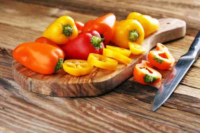 Keto stuffed bell peppers