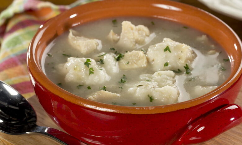 Old fashioned chicken and dumplings