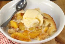 Easy fresh peach cobbler