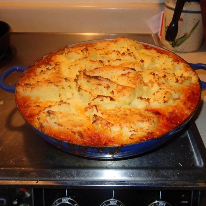 Easy shepherds pie with garlic romano potatoes