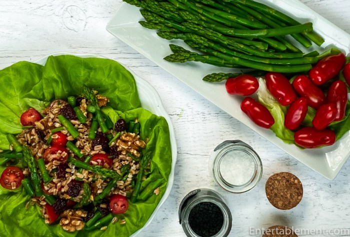 Farro salad with asparagus and parmesan