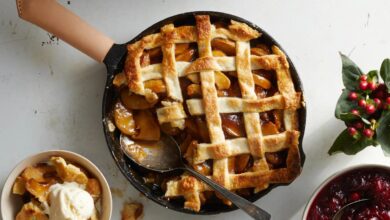 Iron skillet apple pie