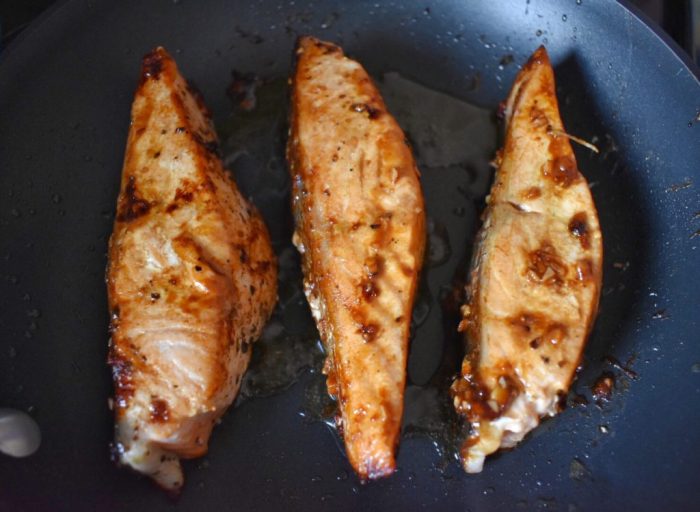 Fast salmon with a ginger glaze