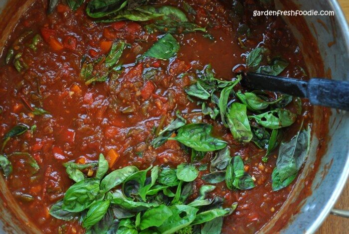 Fresh garden tomato sauce