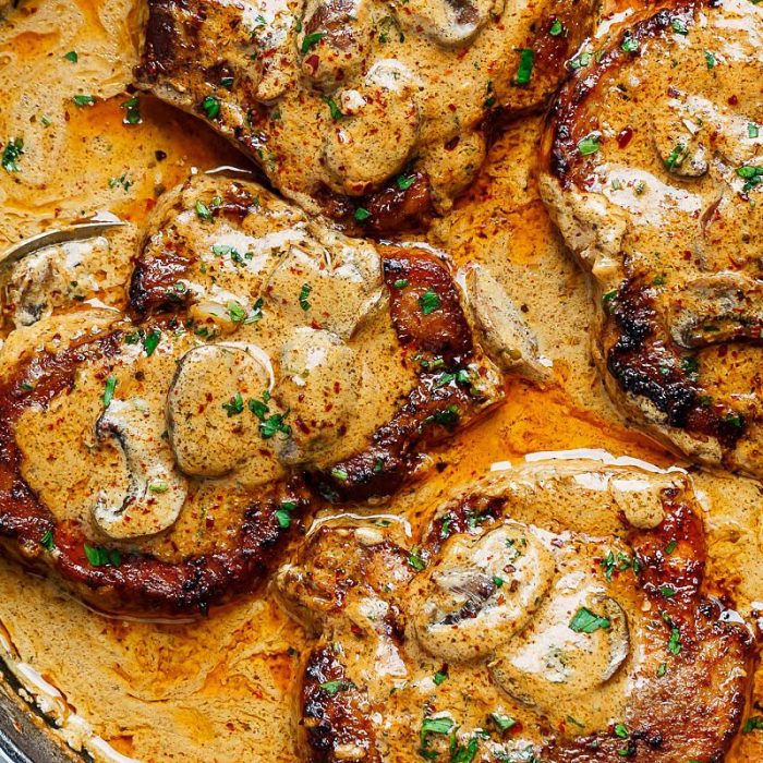 Pork chops with mushrooms and onions