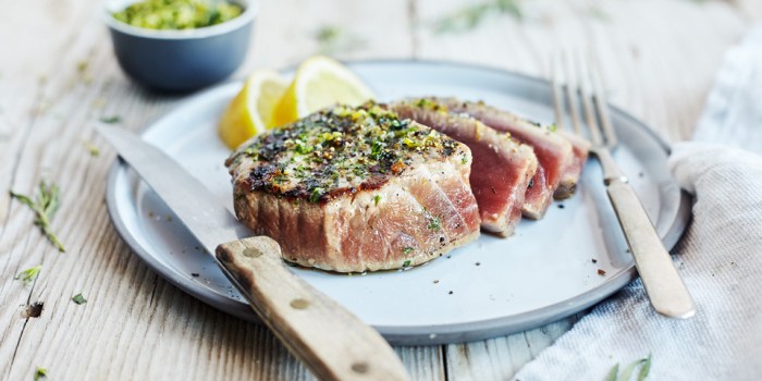 Tuna steaks with garlic herb cream sauce