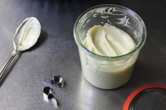 Easy homemade olive oil mayonnaise