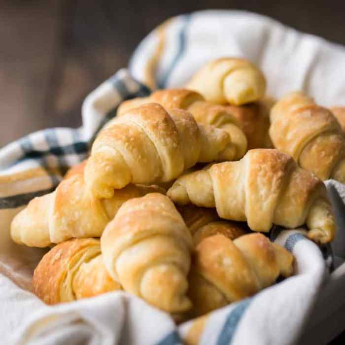 Crescent dough garlic bread