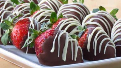 Simple chocolate covered strawberries