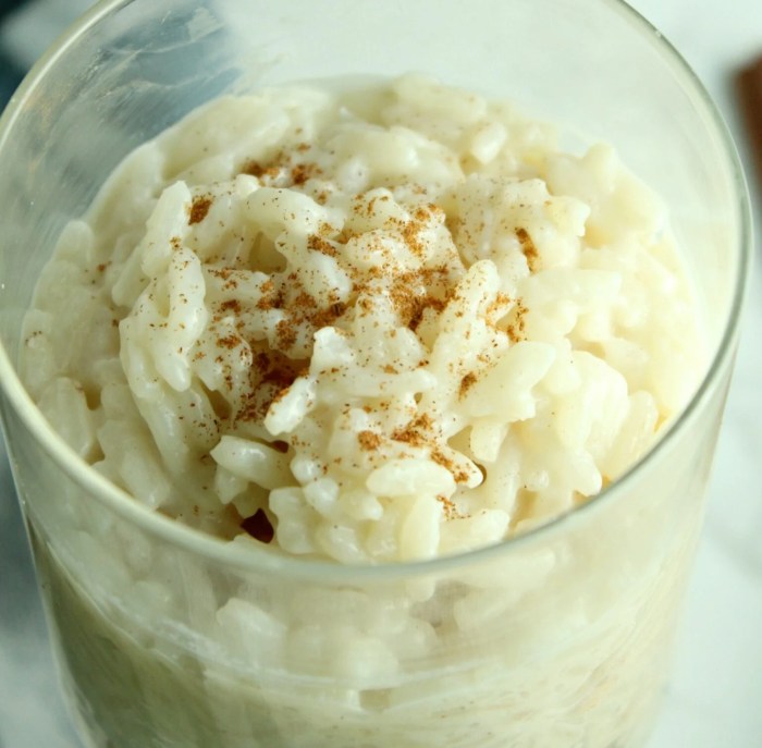 Old fashioned creamy rice pudding