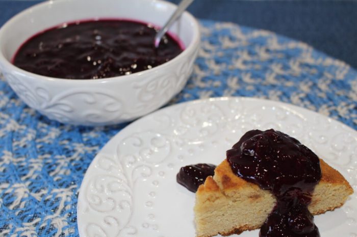 Easy small batch blueberry jam