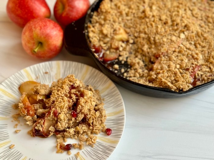 Brendas apple and pomegranate crisp