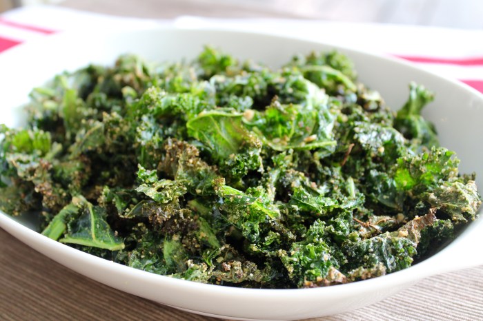 Sriracha lime kale chips