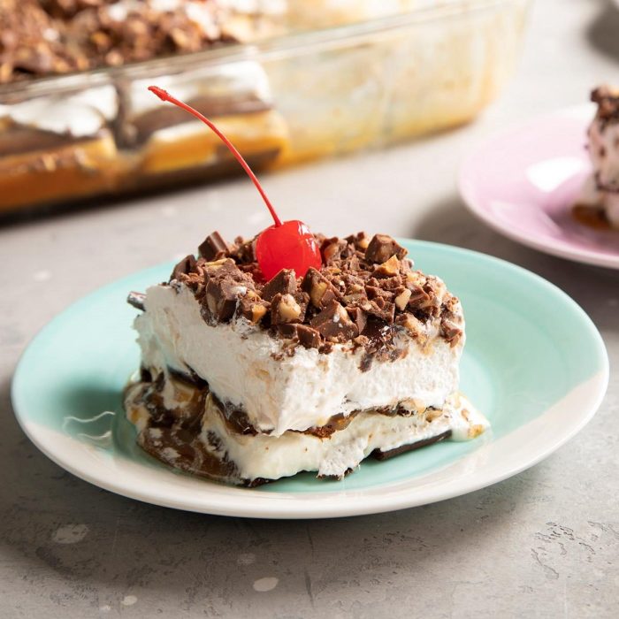 Ice cream sandwich cake