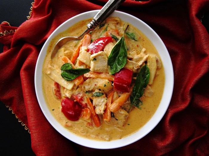 Instant pot red thai curry chicken