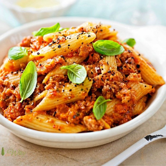 Penne with sausage and broccoli rabe