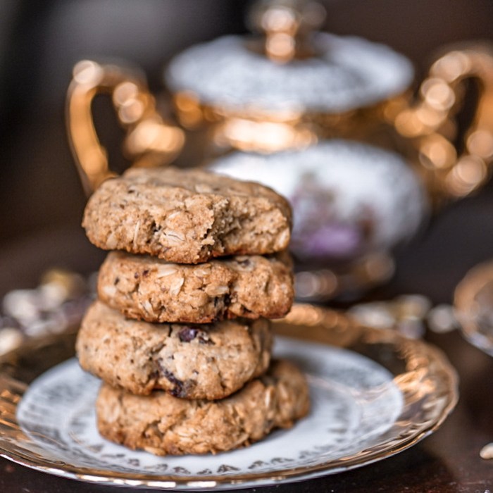 German oatmeal date cookies