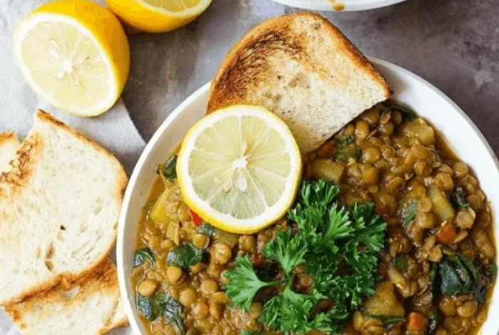 Lebanese style red lentil soup