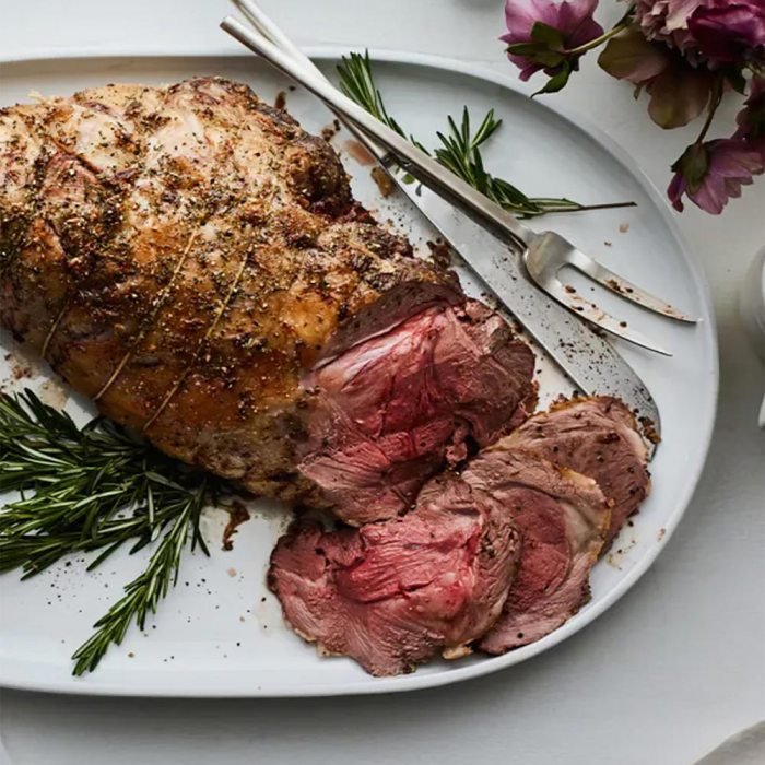 Dragans leg of lamb with garlic and beer